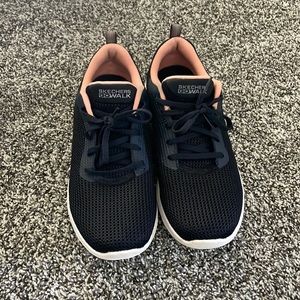 Sketchers Go Walk tennis shoes